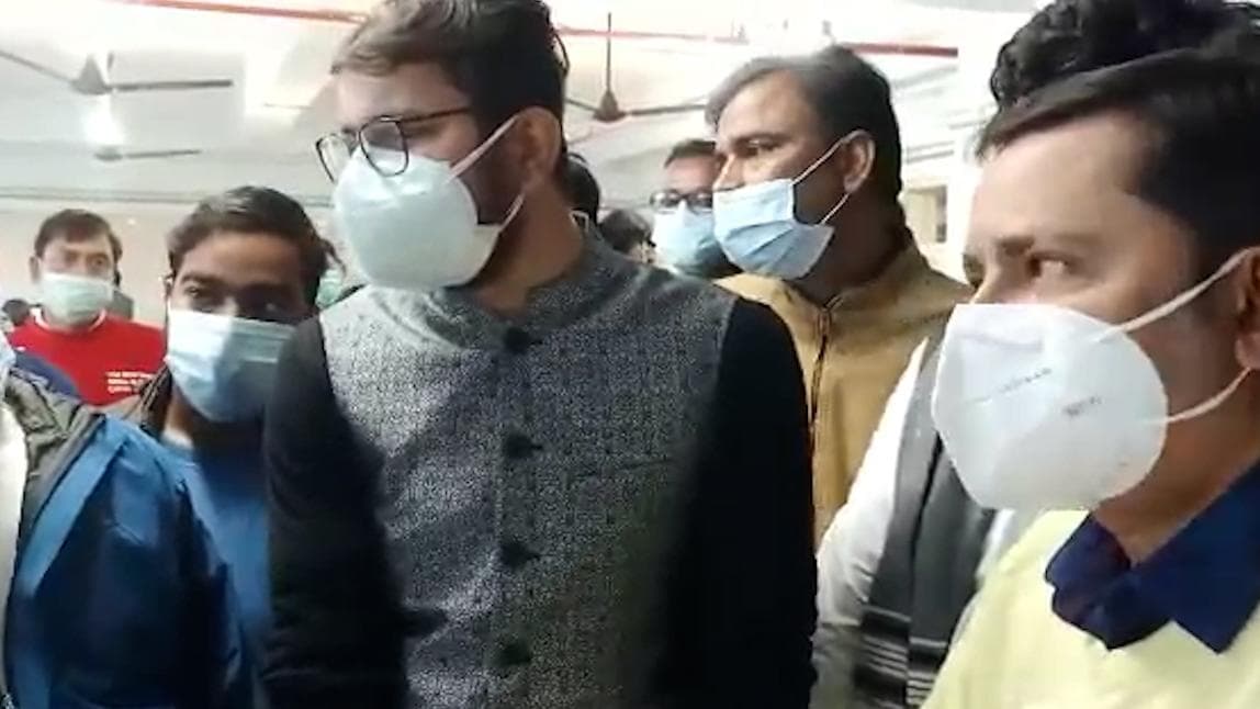 Debangshu Bhattacharya: সকালেই উত্তরবঙ্গ পৌঁছে ট্রেন দুর্ঘটনায় আহতদের দেখতে হাসপাতালে দেবাংশু