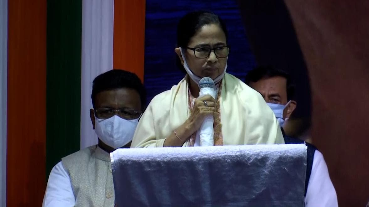 Mamata Banerjee: জয়ী নির্দল প্রার্থীদের এখনই তৃণমূলে ঠাঁই নয়, দলীয় বৈঠকে স্পষ্ট বার্তা মমতার