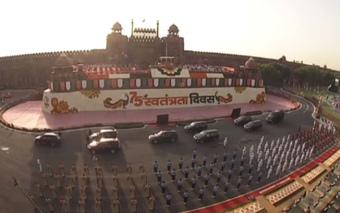 India@75: सरकार ने किया बड़ा ऐलान- अब सैनिक स्कूलों में लड़कियां भी ले सकेंगी दाखिला