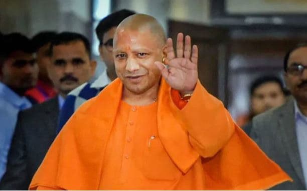 CM योगी चुने गए विधायक दल के नेता, शुक्रवार को लेंगे CM पद की शपथ