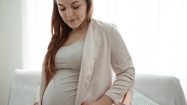 वैक्सीन नहीं लगवाने वाली प्रेगनेंट महिलाओं में कोरोना के गंभीर लक्षणों को झेलने का खतरा अधिक: स्टडी