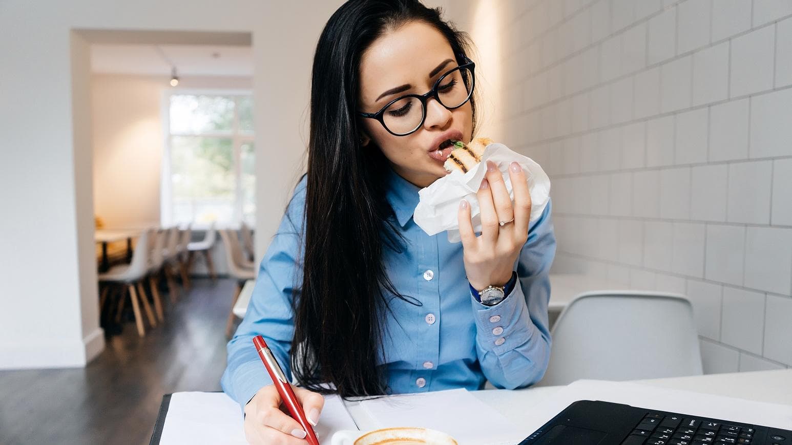 Returning to office? 5 eating tips to maintain healthy habits at work