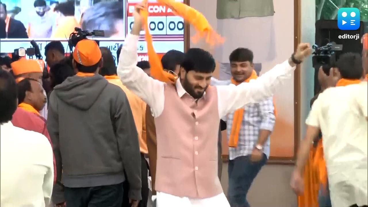 BJP in Gujarat: গুজরাটে রেকর্ড গড়ে জয়ের দোরগোড়ায় বিজেপি, খড়কুটোর মতো উড়ে গেল কংগ্রেস-আপ