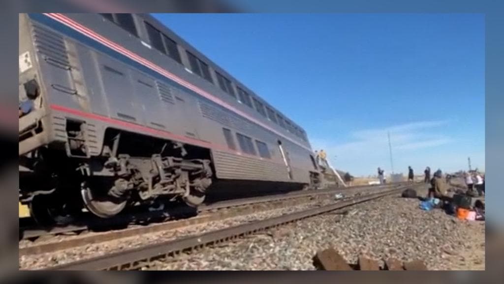 3 killed and several injured after train derails in U.S.