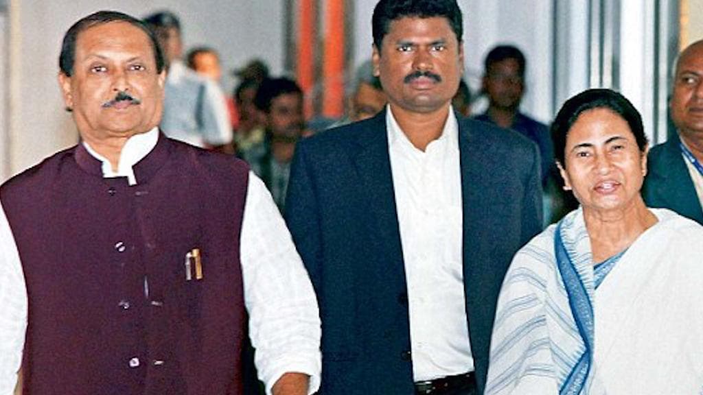 Subrata Mukherjee Death: সুব্রতর প্রয়াণে শোকের ছায়া সতীর্থদের মধ্যে, শোকবিহ্বল মমতা-ফিরহাদ-পার্থরা