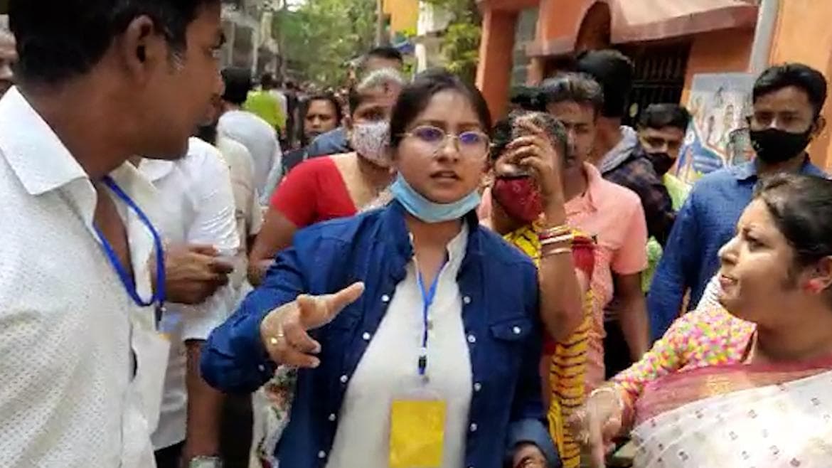 West Bengal Election: ছাপ্পা ভোটে বাধা দেওয়ায় বাম প্রার্থীর গায়ে হাত তৃণমূলের! দক্ষিণ দমদমে ধুন্ধুমার