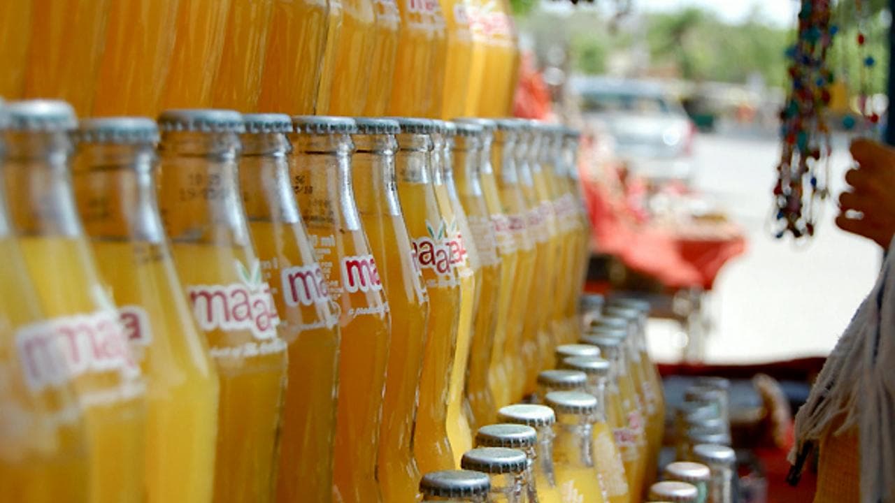 Coke-Maaza : পানীয়র বাজারে হেরে গেল কোক, কার কাছে ?