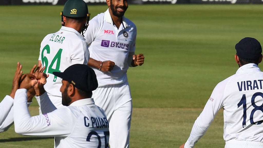 India V South Africa: বোলারদের দাপটে প্রথম ইনিংসে লিড ভারতের, দক্ষিণ আফ্রিকা শেষ ২১০ রানে