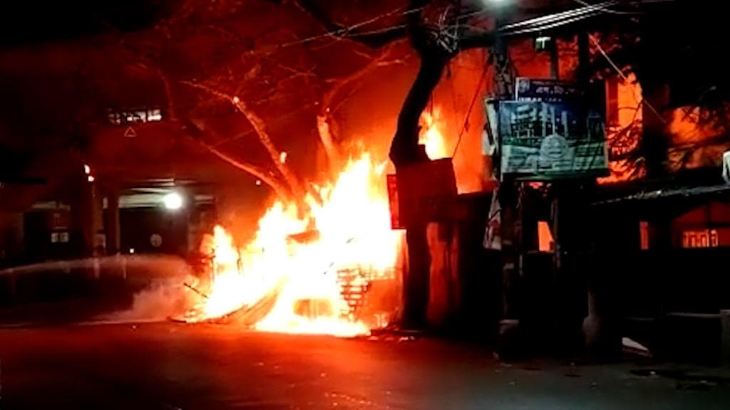 Behala fire: ভোররাতে ভয়াবহ আগুন লেগে গেল বেহালা চৌরাস্তার বাজারে, ভস্মীভূত বহু দোকান