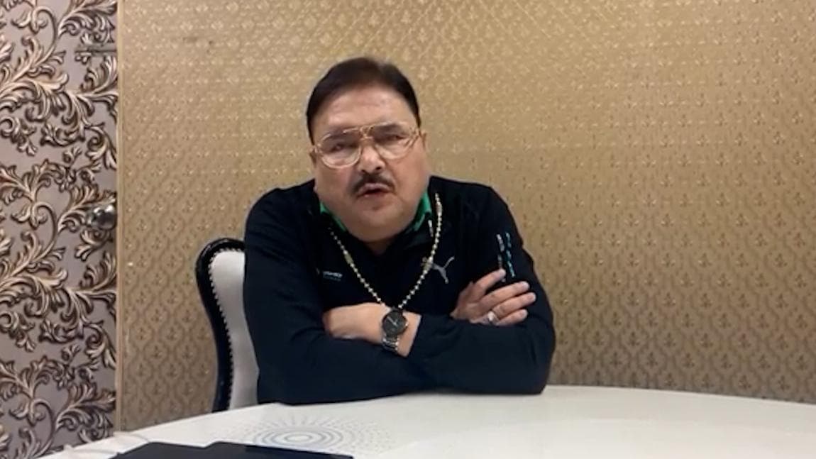 TMC: বাইরে কথা, মদনকে সতর্ক করল তৃণমূল 'ক্ষোভের কথা জানাবো কাকে?' পাল্টা কামারহাটির বিধায়কের