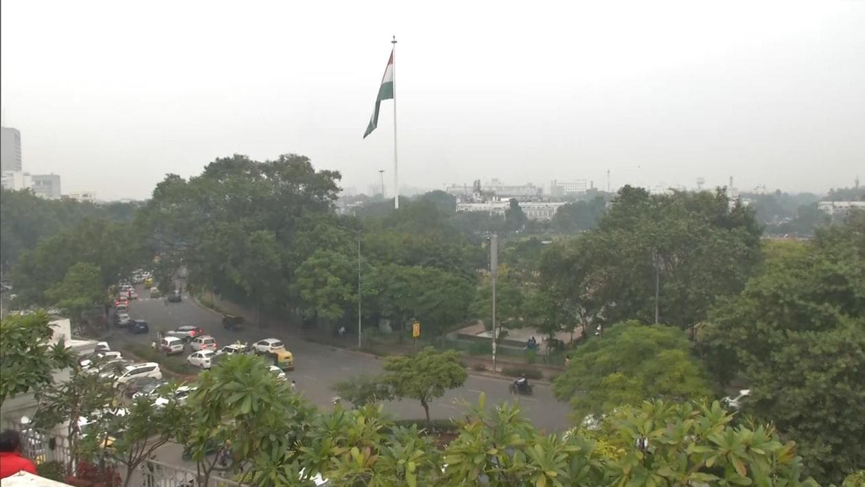 Delhi: করোনা আতঙ্কে দিল্লিতে জারি 'হলুদ সতর্কতা', বন্ধ প্রেক্ষাগৃহ, জিম থেকে শিক্ষাপ্রতিষ্ঠান