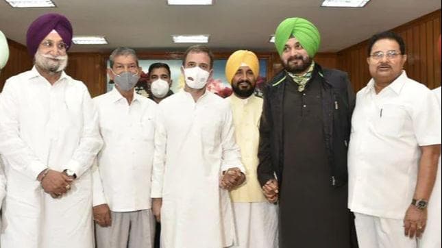 Punjab Congress crisis: अलग-थलग पड़े सिद्धू, नए पार्टी अध्यक्ष की तलाश में जुटा आलाकमान 