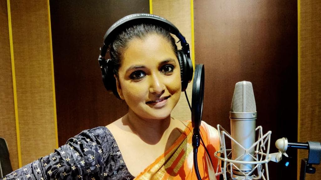 Somlata Acharya Puja memories: প্যান্ডেলে নিজের গান বাজতে শুনে প্রথমবার কেমন লেগেছিল সোমলতার?