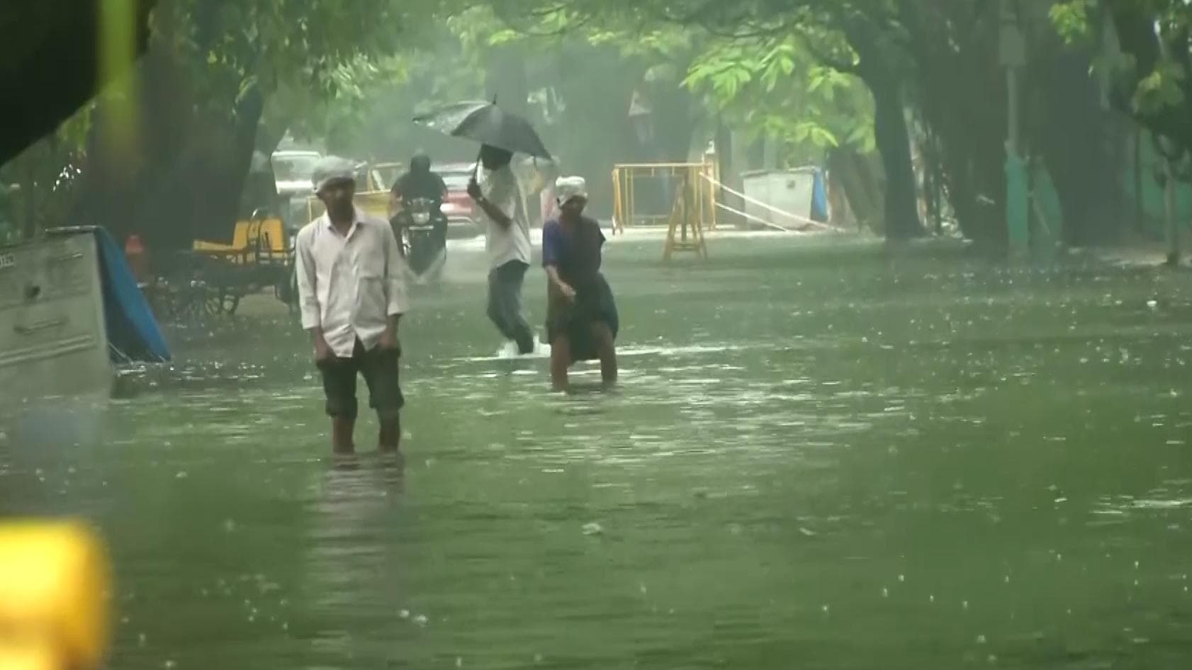 Tamilnadu Heavy Rain: ভারী বৃষ্টিতে তামিলনাড়ুতে মৃত্যু ৮ জনের, বন্ধ ২৩টি জেলার স্কুল-কলেজ