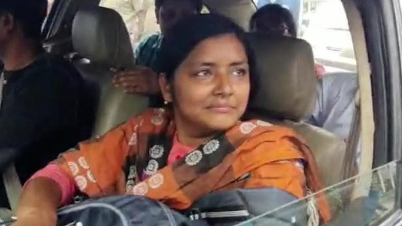 Minakshi Mukherjee: ১০ দিন বাদে জেলমুক্ত মীনাক্ষী সহ ১৬ জন, একইদিনে কলকাতায় আটক ছাত্রনেতা ময়ূখ-সৃজন