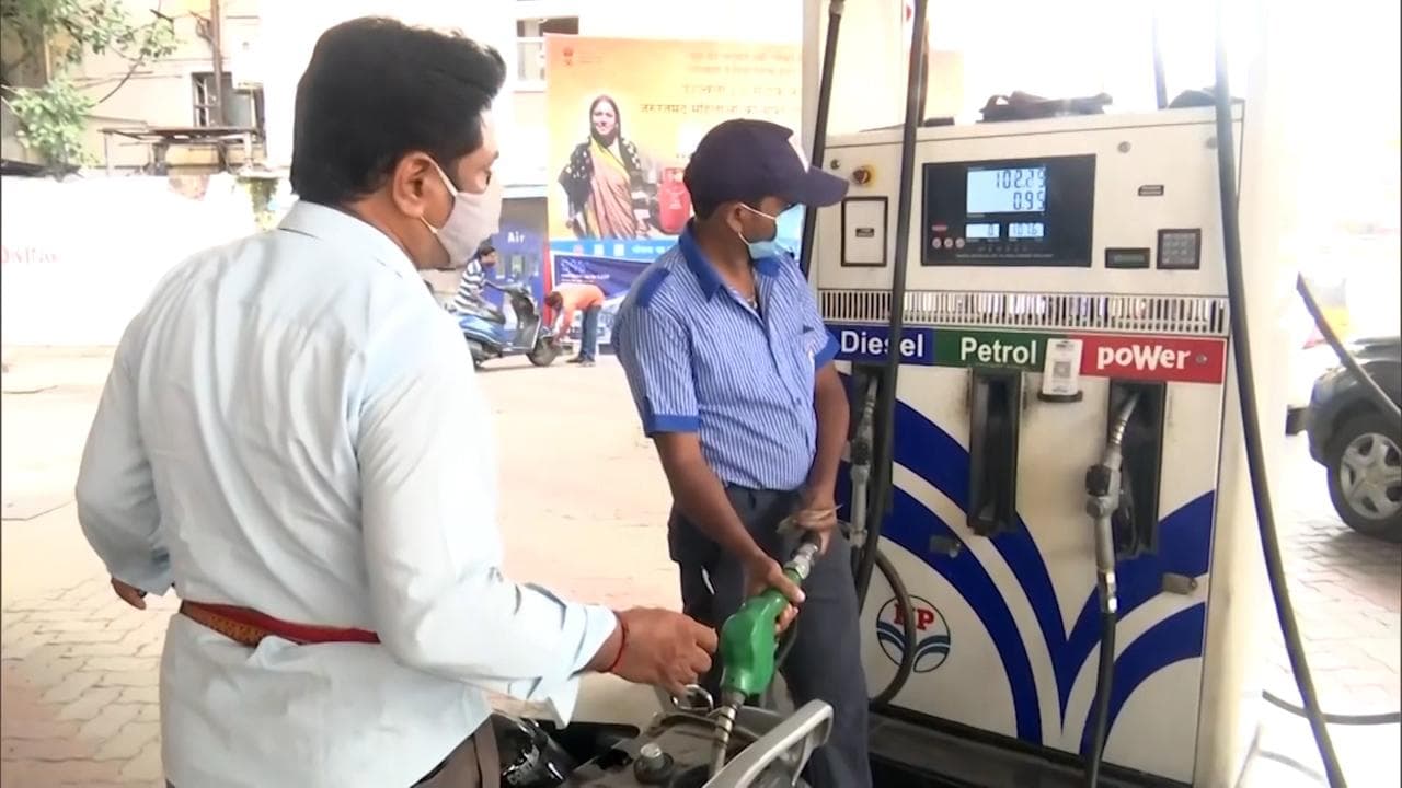 Petrol Diesel: दो दिन की खामोशी के बाद फिर बढ़े दाम, 10 महीने में ₹20 महंगा हुआ डीजल