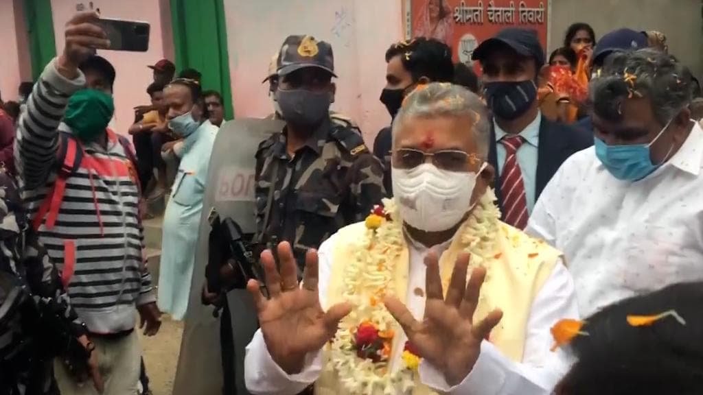 Dilip Ghosh : প্রচারে কোভিড বিধি ভঙ্গের অভিযোগ দিলীপ ঘোষের বিরুদ্ধে, পুলিশের সঙ্গে ধস্তাধস্তি আসানসোলে 