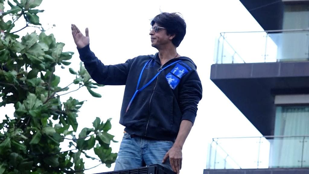 Shah Rukh Khan: কাজল, দীপিকা, অনুষ্কা সবার সঙ্গে, সবার বিপরীতেই সমান স্বচ্ছন্দ শাহরুখ