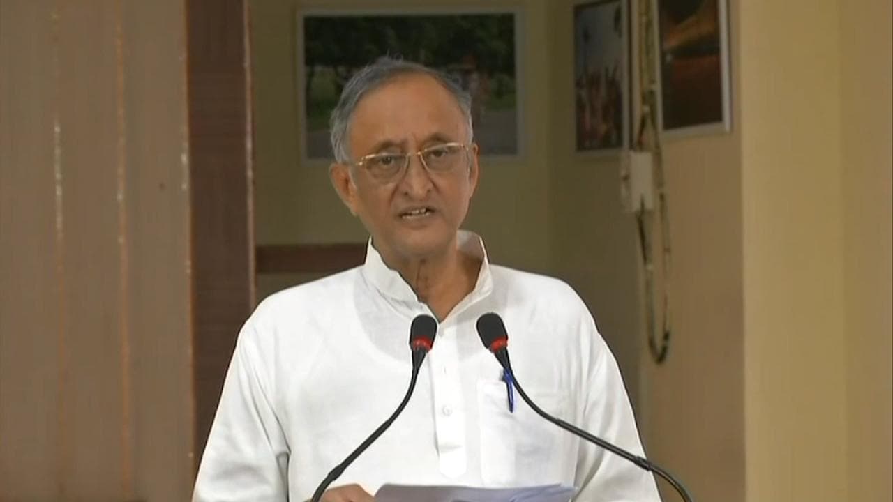 Amit Mitra: पश्चिम बंगाल के वित्त मंत्री का दावा- मोदी राज में 35 हजार कारोबारियों ने छोड़ा देश 