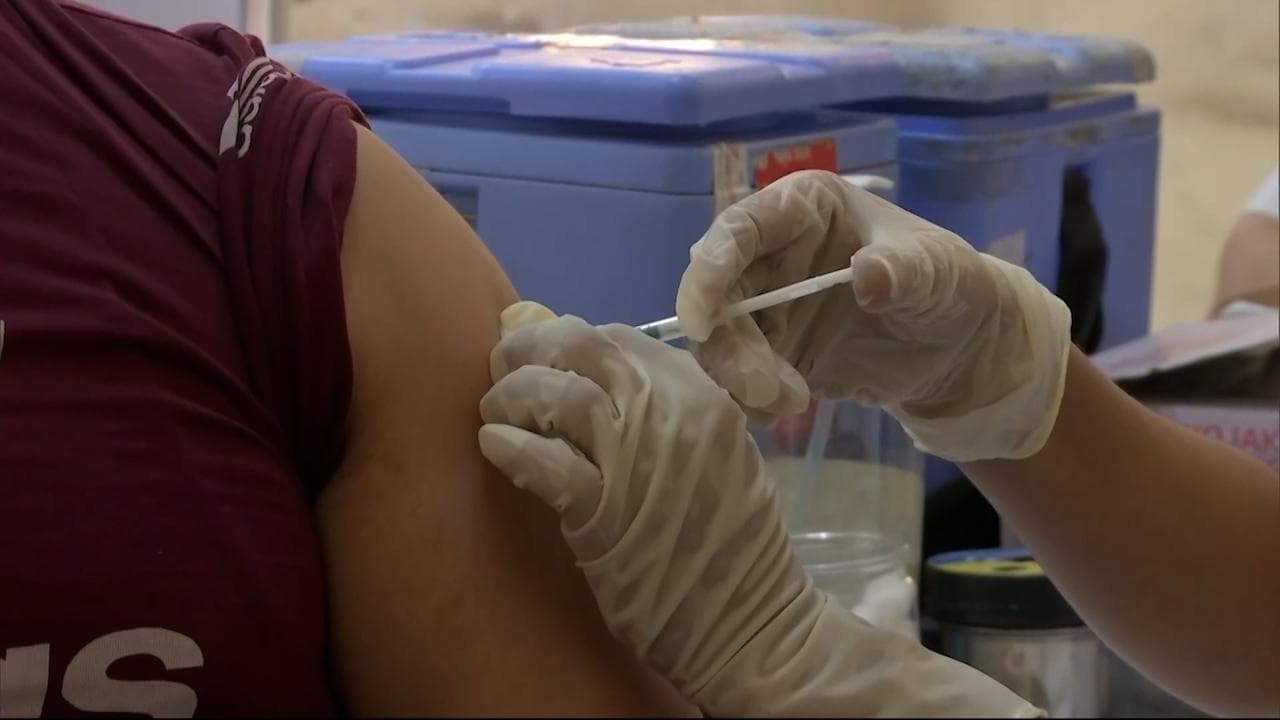 Omicron Scare: 60% Indian adults fully vaccinated, PM Modi to hold key Covid meet today