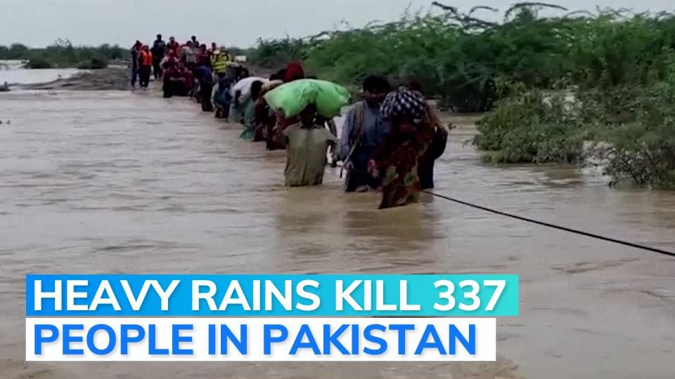 Boats and helicopters deployed to evacuate flood victims in Pakistan