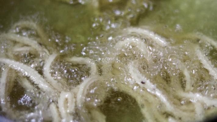 Eating fried food can cause serious heart disease, stroke: study 