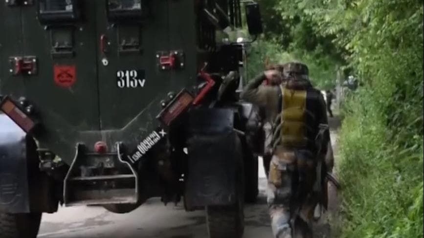 Targeted killing in Kashmir: आतंकियों की कायराना हरकत, 2 प्रवासियों की गोली मारकर हत्या की 