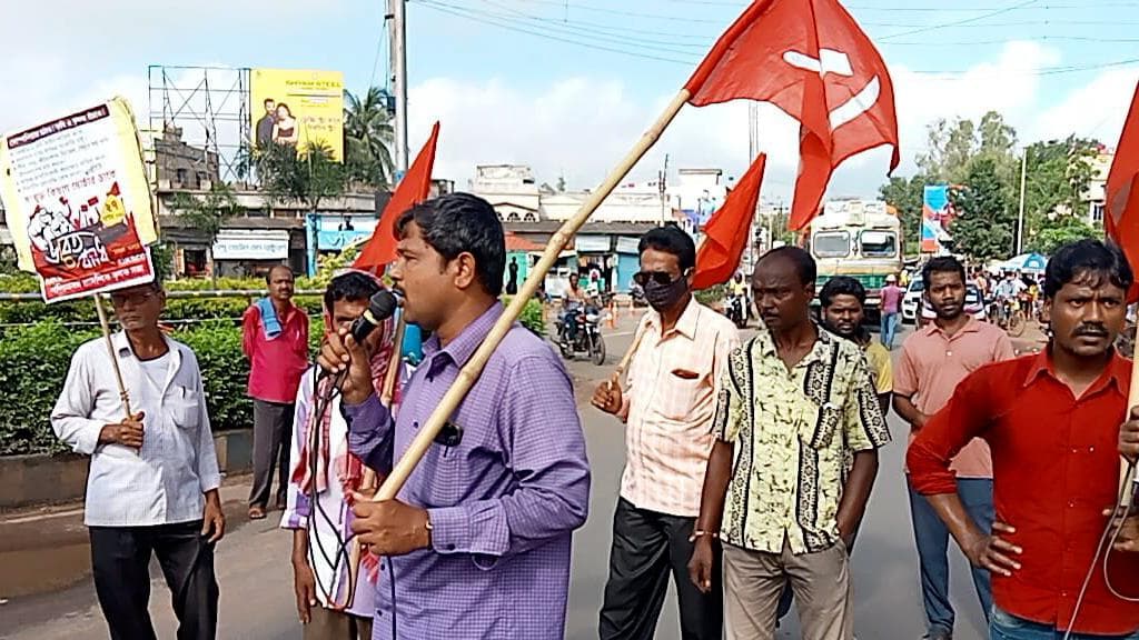 Bharat Bandh News: বনধে ভোগান্তি হাওড়ার নিত্যযাত্রীদের, বামফ্রন্ট কর্মীদের অবরোধ তুলল পুলিশ