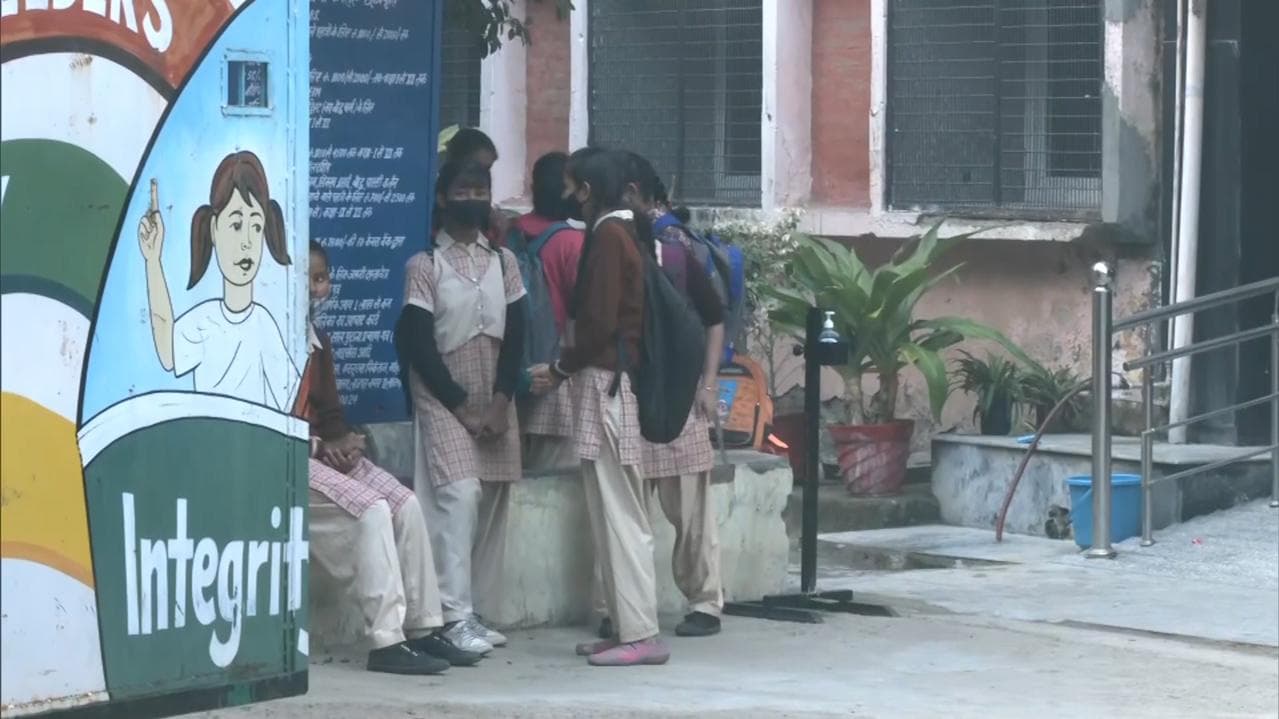 Delhi Air Pollution: Schools & colleges reopen after 2 weeks, air quality remains 'very poor' 