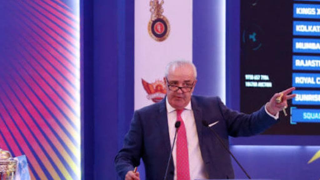 IPL Mega Auction 2022: আইপিএলের নিলাম চলাকালীন জ্ঞান হারালেন সঞ্চালক হিউ এডমিডেস