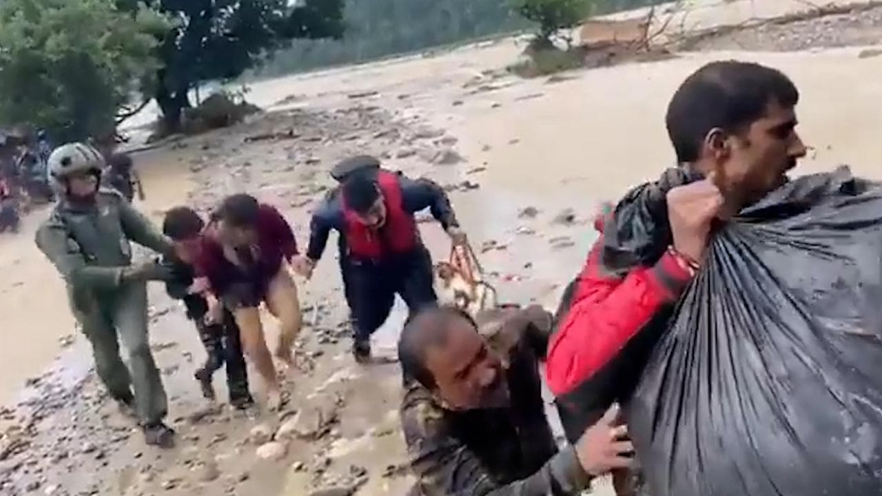 अच्छी खबर: Uttarakhand में बारिश का कहर, सेना ने ध्रुव हेलीकॉप्टर के साथ संभाला मोर्चा