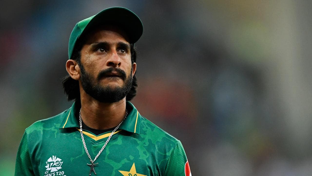 T20 World Cup 2021: पाक में भी भारत जैसे ही क्रिकेट फैंस ! कैच छोड़ने पर हसन अली को किया ट्रोल