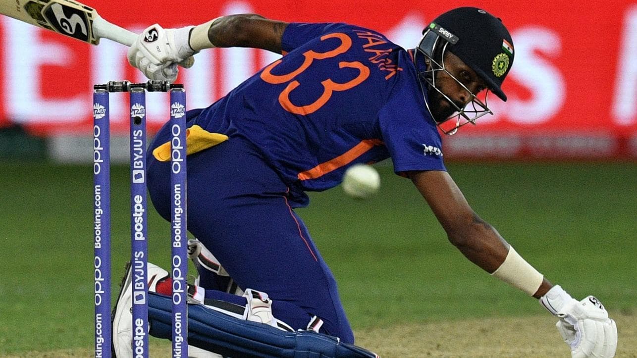 Hardik Pandiya: ভারত-পাকিস্তান ম্যাচের মাঝেই কাঁধের স্ক্যান করাতে হাসপাতালে হার্দিক