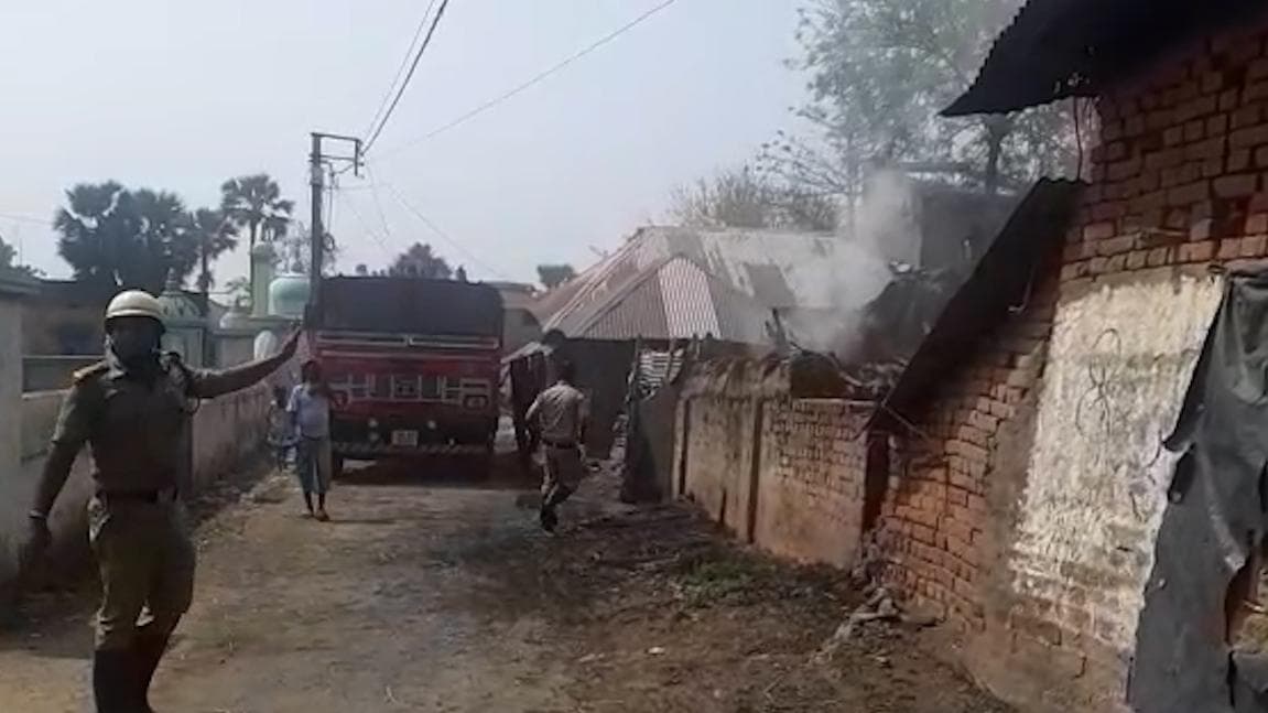 Rampurhat Murder: মমতার নির্দেশে রামপুরহাটে ফিরহাদ, গোষ্ঠীদ্বন্দ্বের অভিযোগ ওড়াল তৃণমূল