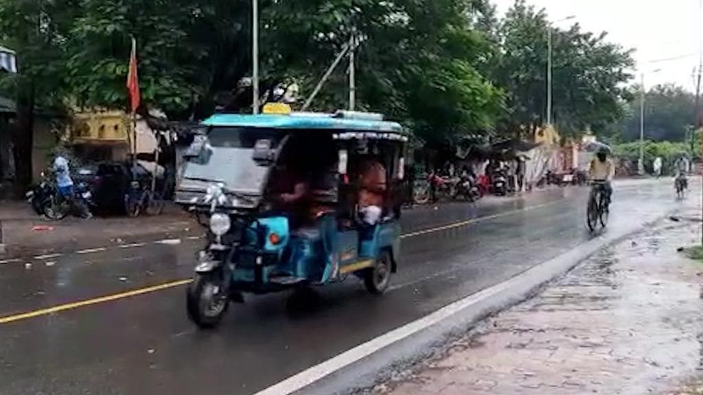 Weather forecast during Durga Puja: আশঙ্কার কথা শুনিয়েছে হাওয়া অফিস, অষ্টমী থেকেই বৃষ্টির ভ্রুকুটি বঙ্গে?