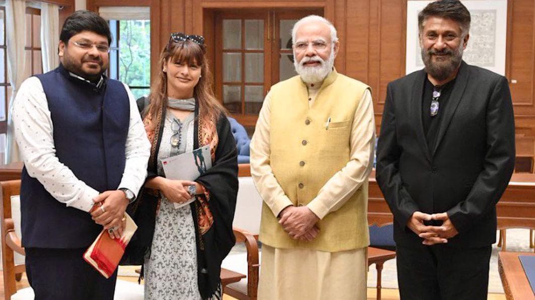 Kashmir Files : 'দ্য কাশ্মীর ফাইলস'-এর প্রশংসায় প্রধানমন্ত্রী, মোদীর সঙ্গে সাক্ষাৎ পরিচালক-প্রযোজকের