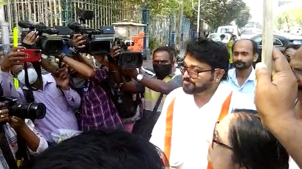 TMC: রবিবাসরীয় সকালে জমজমাট প্রচারে তৃণমূল প্রার্থী বাবুল সুপ্রিয়, প্রচারের ফাঁকেই চলল কিক বক্সিং