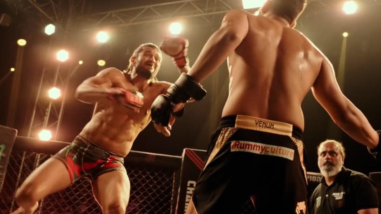 Liger: बॉक्सिंग रिंग में दमदार एक्शन करते नजर आए Vijay Deverakonda, सामने आई  पहली झलक 