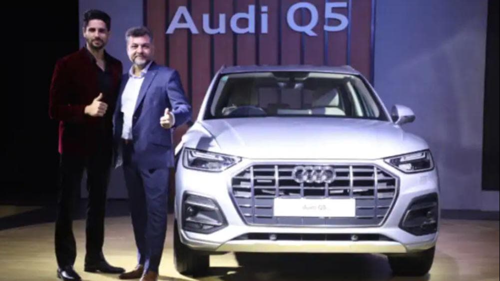 Audi Q5: अभिनेता सिद्धार्थ मल्होत्रा को भी पसंद आई नई ऑडी! लॉन्चिंग इवेंट में आए नजर, देखें कार का रिव्यू