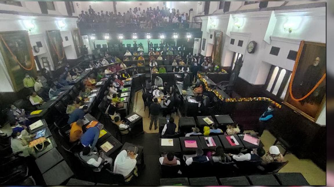 Kmc Oath : পুরসভায় কাউন্সিলর পদে শপথ ফিরহাদদের, অনুপস্থিত চার বিরোধী