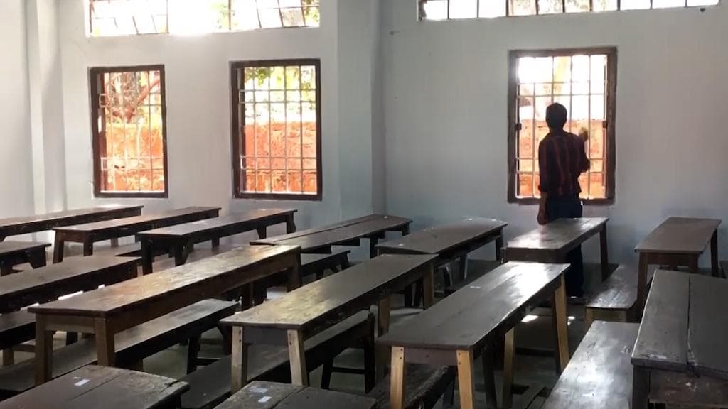 School Reopening in West Bengal : রাজ্যজুড়ে আজ থেকে খুলে যাচ্ছে স্কুল