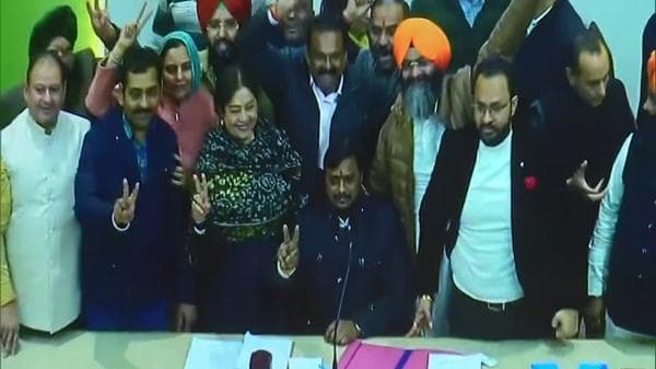 Chandigarh mayoral polls: BJP candidate Manoj Sonkar wins post of mayor