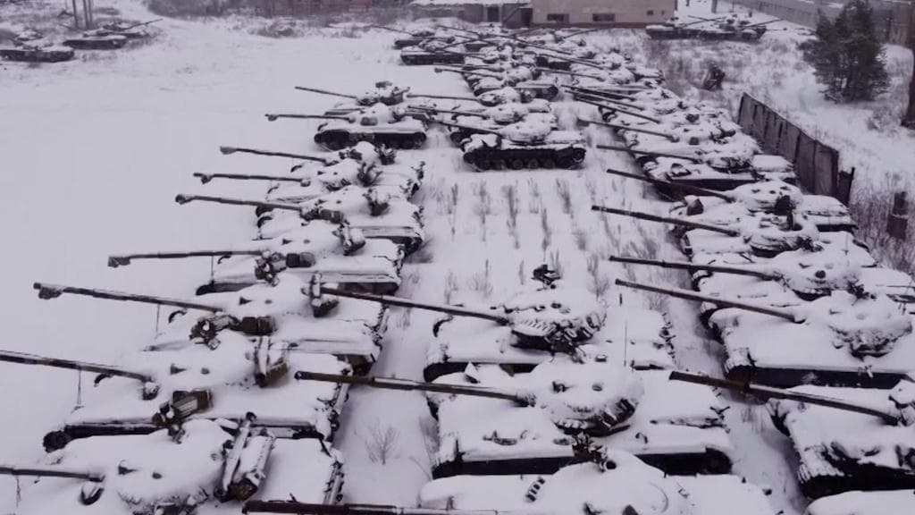 Ukraine: ইউক্রেনের ৫০ কিলোমিটার দূরে বিপুল রুশ সেনা! শান্তির পক্ষে সওয়াল ভারতের