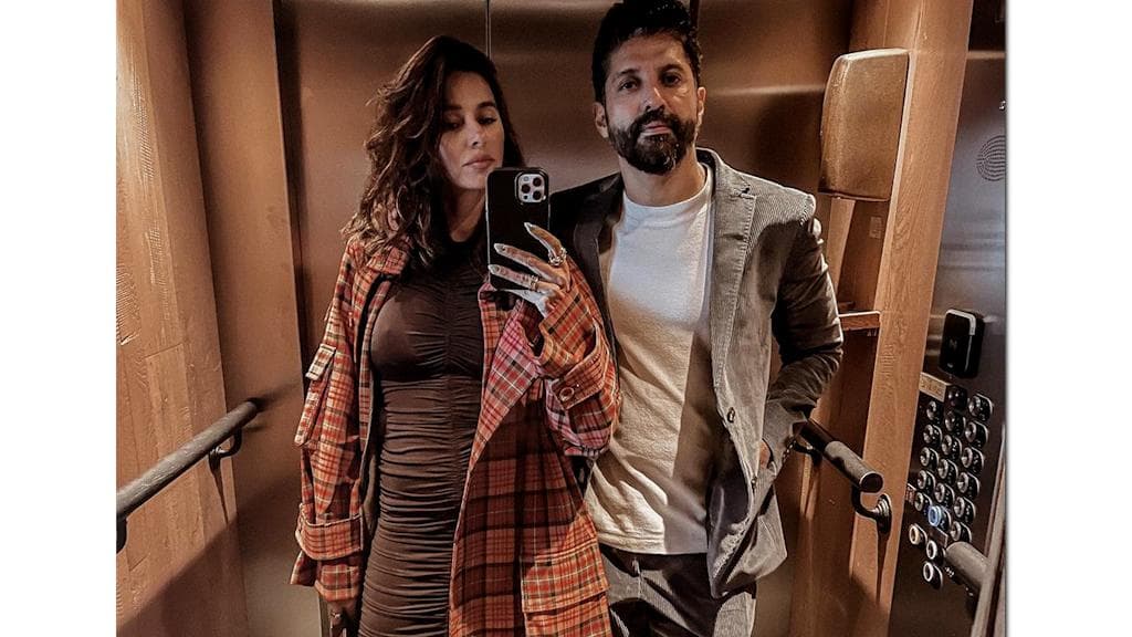 Shibani Dandekar: 'টাকিলার জন্যই পেট ফোলা ছিল', অন্তঃসত্ত্বা হওয়ার গুঞ্জন ওড়ালেন সদ্য বিবাহিত শিবানী