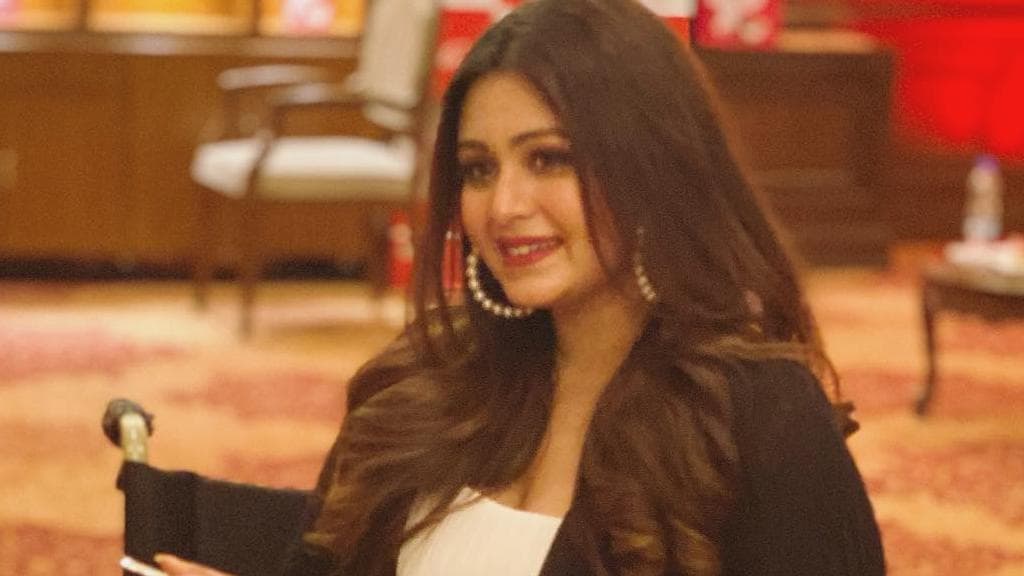 Ritabhari Chakraborty: হুইল চেয়ারে বসে কোকাকোলার শুট, ঋতাভরীর মনের আলো নেভাতে পারেনি কোনও যন্ত্রণাই