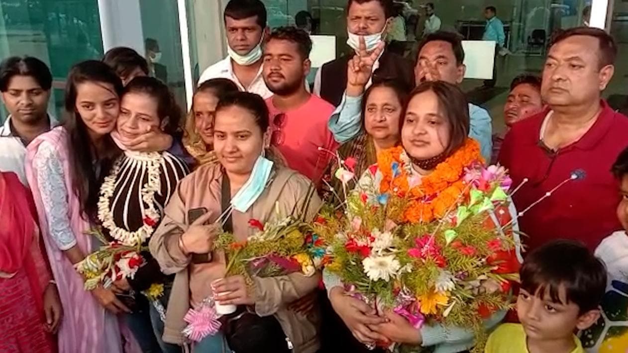 Ukraine Indian Students: ইউক্রেন থেকে রাজ্যে ফিরলেন তিন ডাক্তারি পড়ুয়া, প্রশাসনকে ধন্যবাদ পরিবারের