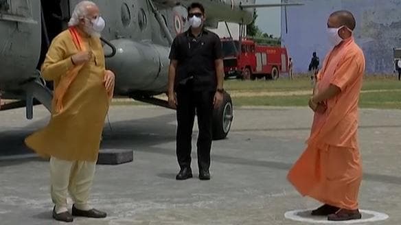 Modi In Lucknow: लखीमपुर कांड पर मचे बवाल के बीच लखनऊ जाएंगे PM, 75,000 लोगों को सौंपेंगे घर की चाबी