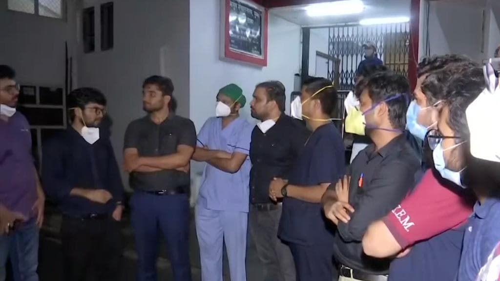 Maharashtra resident doctors to go on strike from today, OPD to be shuttered