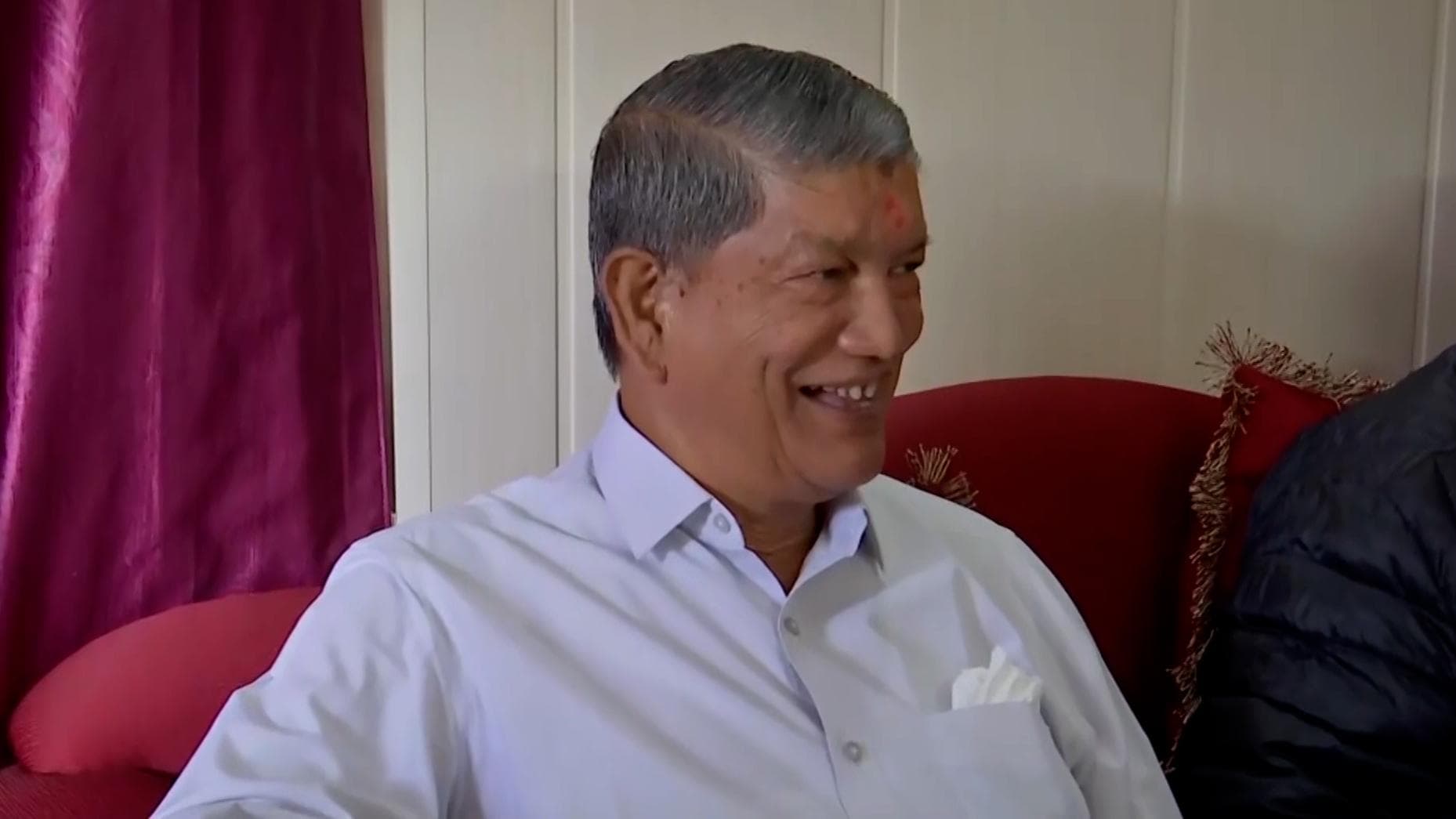 Harish Rawat keeps all guessing after tweet bomb, Congress summons leaders to Delhi