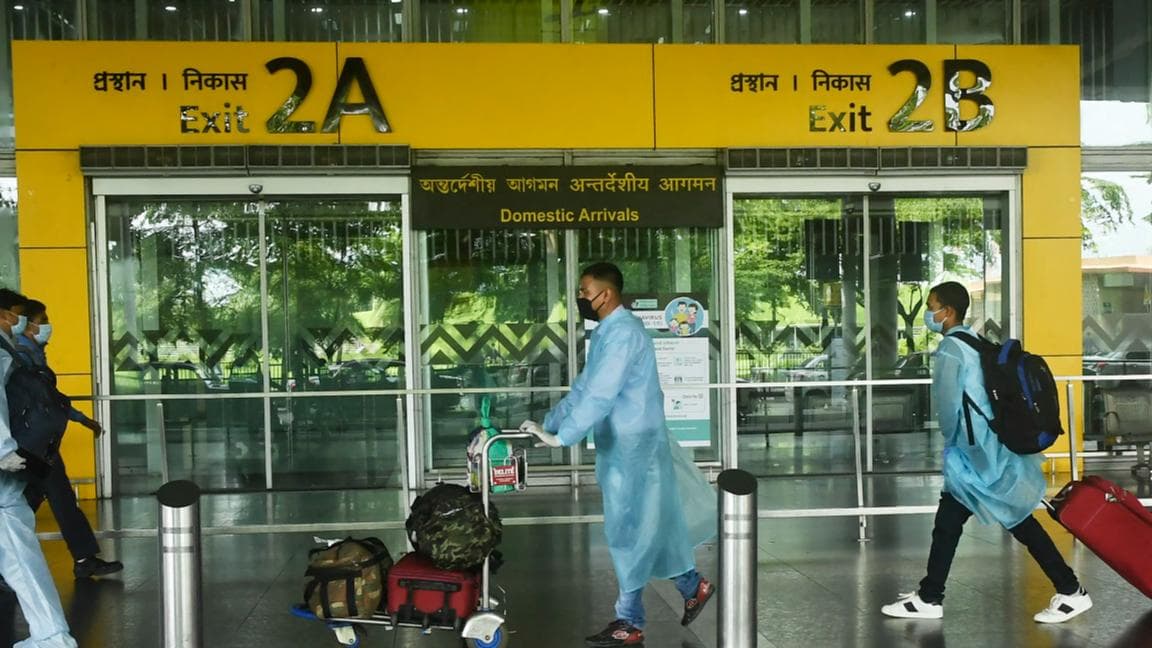 Kolkata Airport Accident: ট্রাক্টর উল্টে মৃত্যু কলকাতা বিমানবন্দরের এক অস্থায়ী কর্মীর